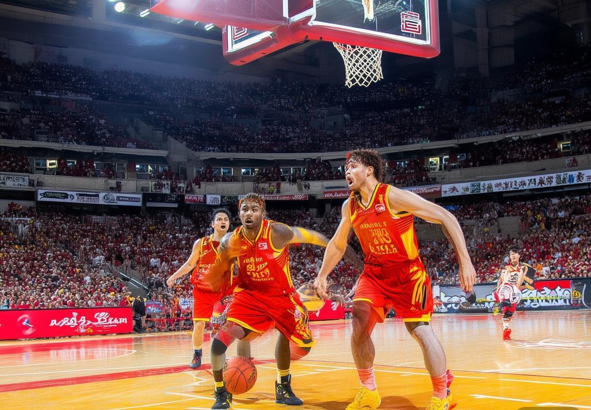 2015 CBA季后赛：上海VS辽宁巅峰对决精彩回顾与球星分析